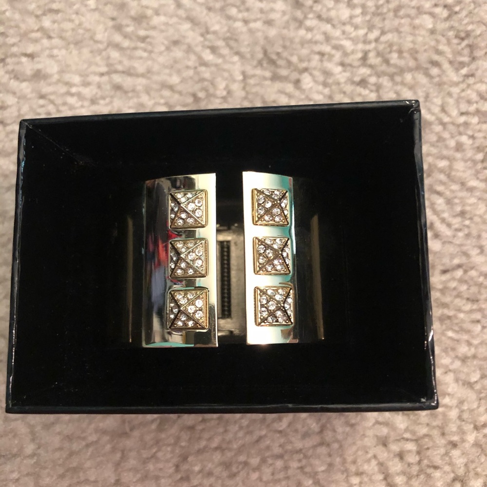 gold chunky bangle